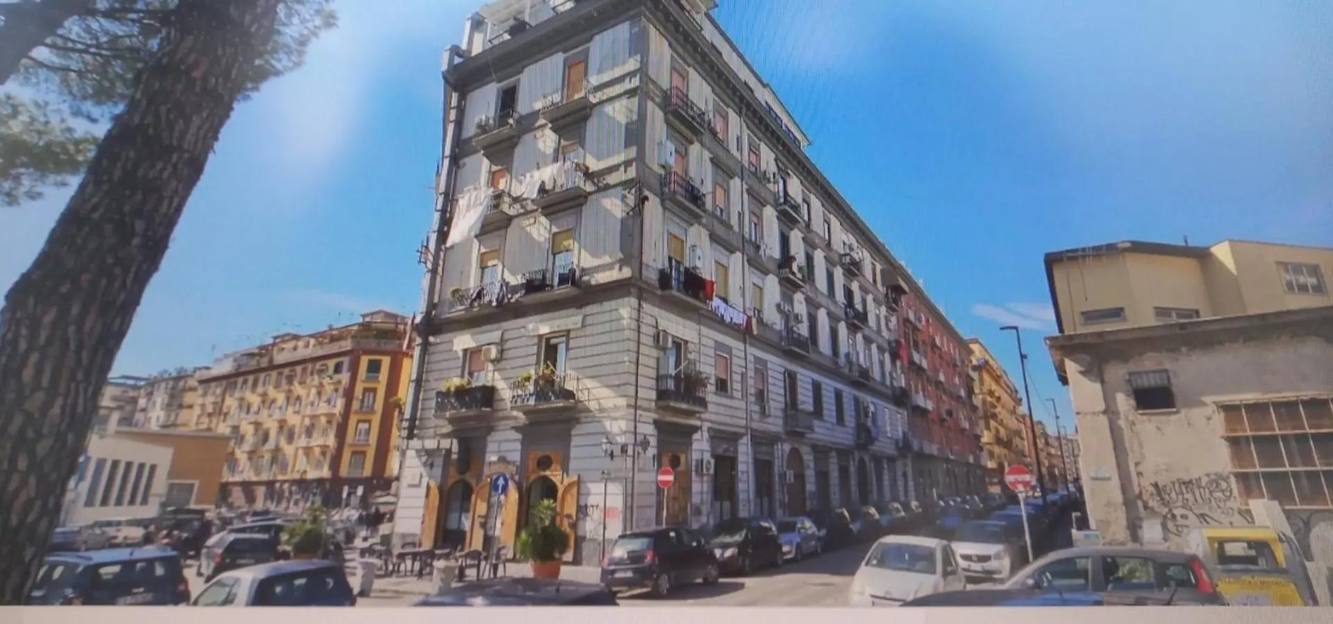 Al Centro Napoli Sinner Haus